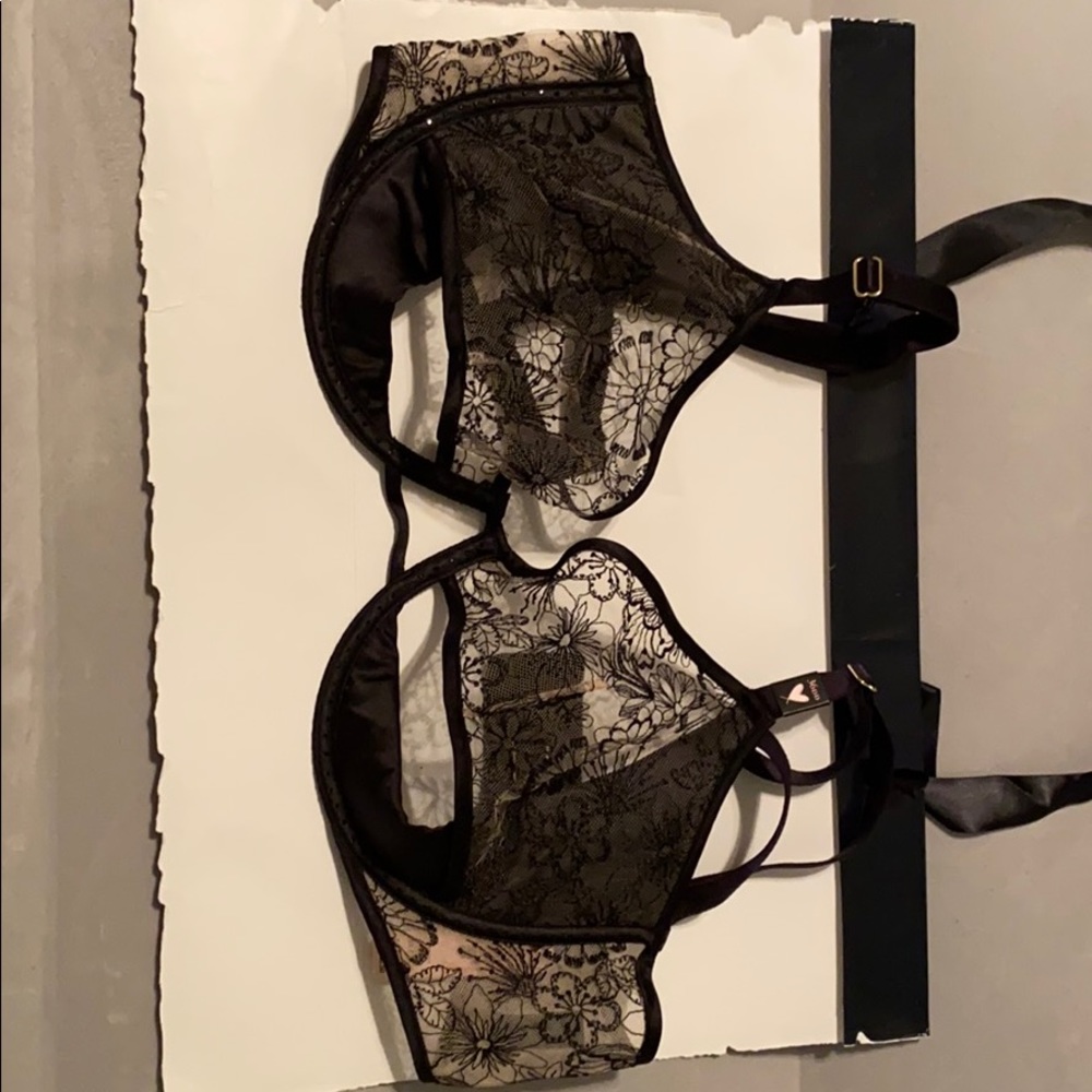 Victoria Secrets Laced Bra